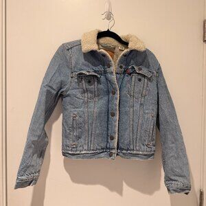Levi’s Sherpa Lined Denim Jacket – Light Wash – Women’s XS - $55